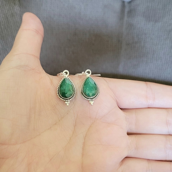 ✨️HP✨️ Shivam Beryl Emerald💚 Teardrop💧Earrings - Picture 13 of 16